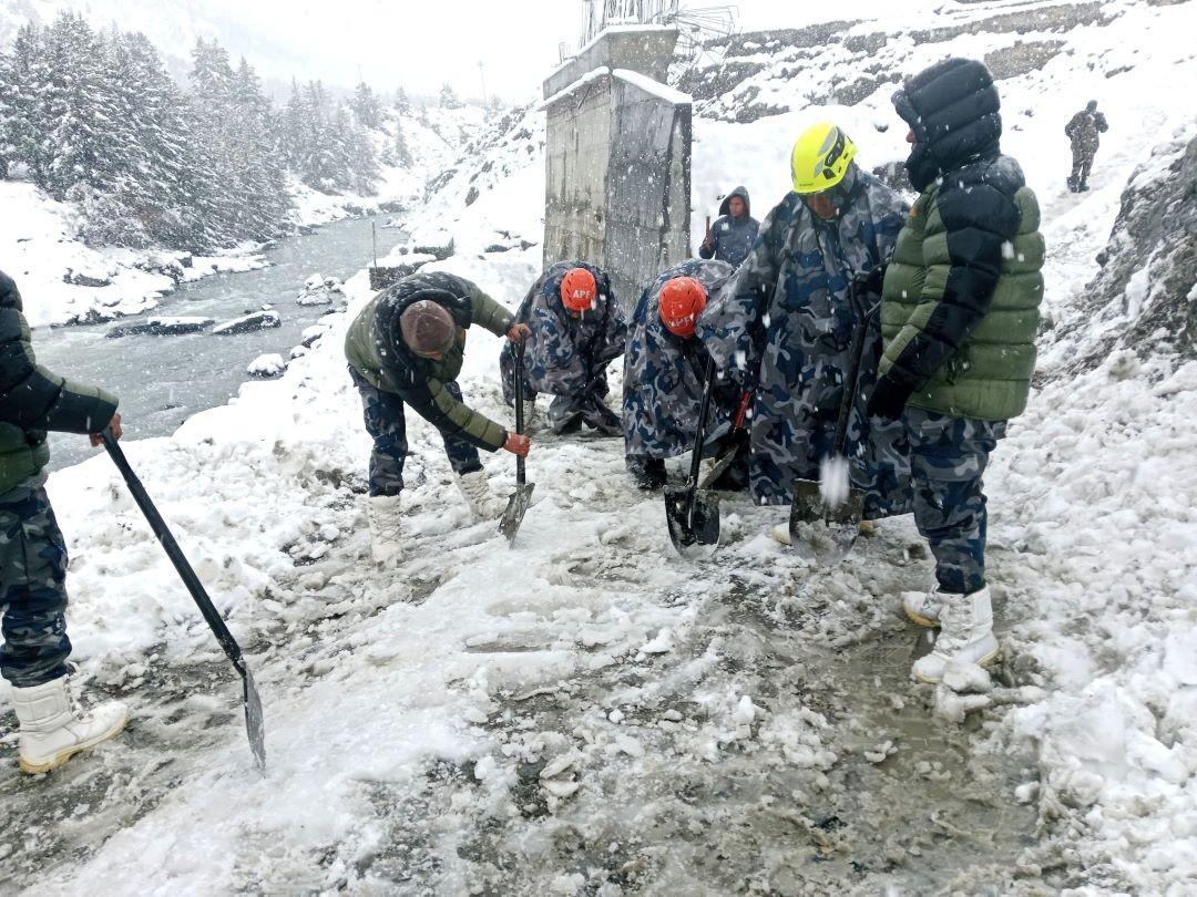मनास्लु क्षेत्रमा पर्यटक घाइते, दुई दिनदेखि उद्धारको पर्खाइमा